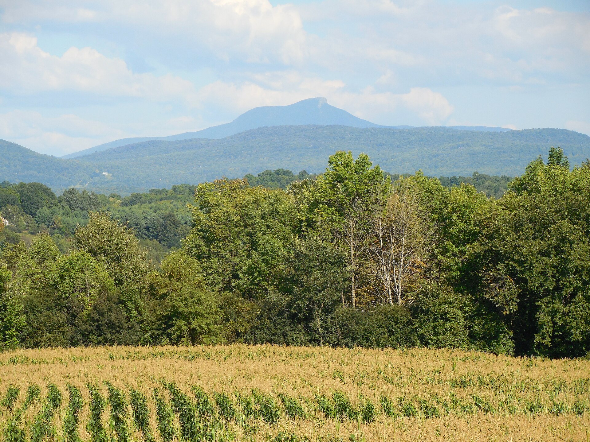 CamelsHumpMt fromCharlotteVT 20140824